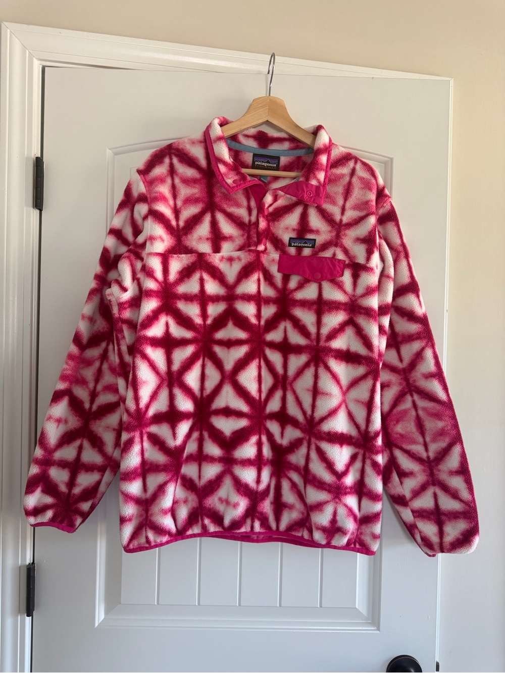 Patagonia Synchilla Women’s Hot Pink & White Patterned Fleece Pullover Size L - Picture 2 of 11